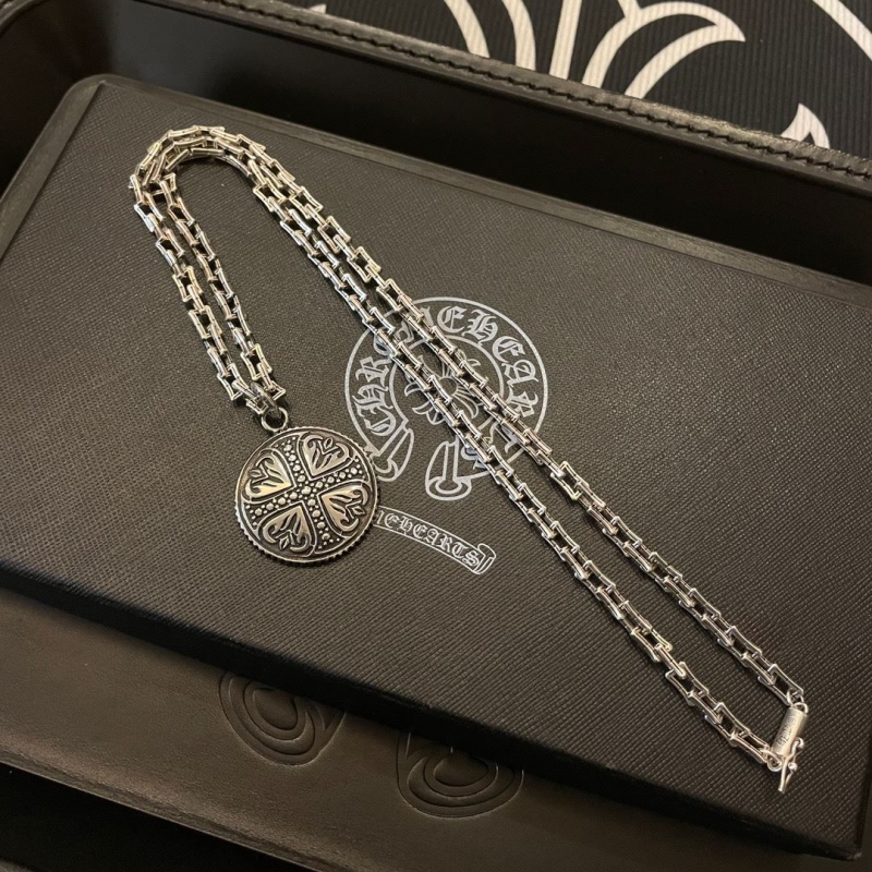 Ch**me He**ts necklaces